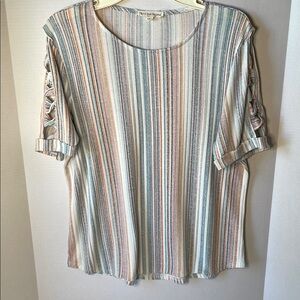 Above & Beyond Women's Size XL  Top Stripes Cut out Sleeves